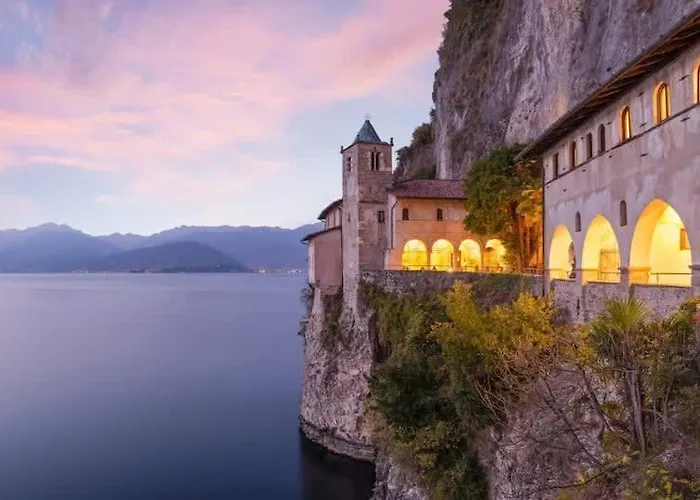 18th Century With Fresco 莱萨