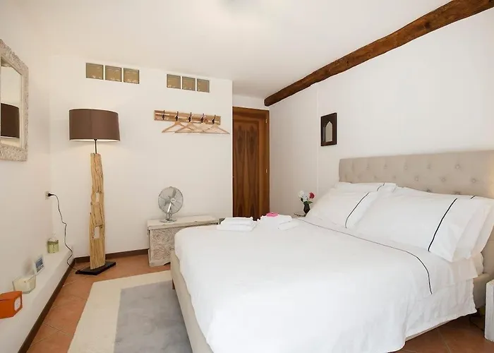 Apartament 18th Century With Fresco *