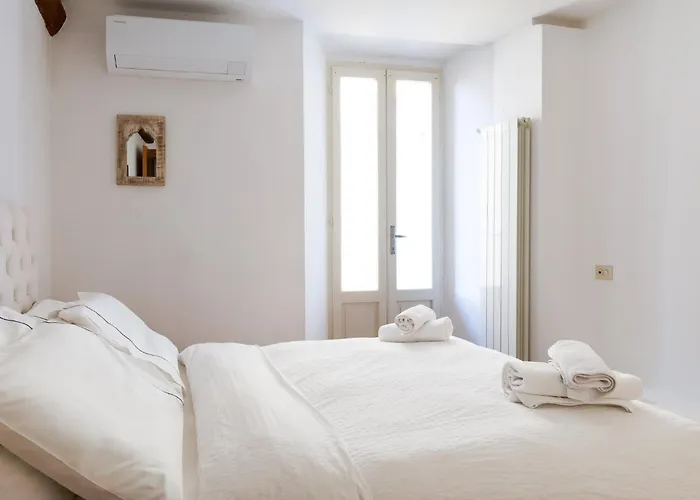 18th Century With Fresco * Lesa