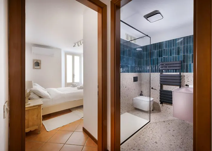 18th Century With Fresco * Lesa